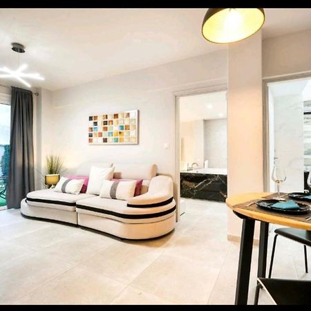 Romantic Jacuzzi Apartment Афіни Екстер'єр фото