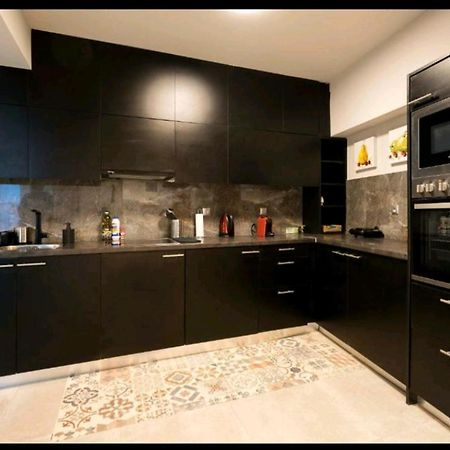 Romantic Jacuzzi Apartment Афіни Екстер'єр фото