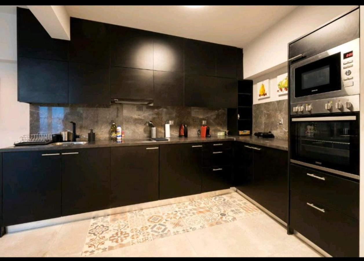Romantic Jacuzzi Apartment Афіни Екстер'єр фото
